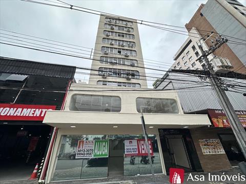 Loja para locacao no Centro em Curitiba com 204,42m² por R$ 10.625,00