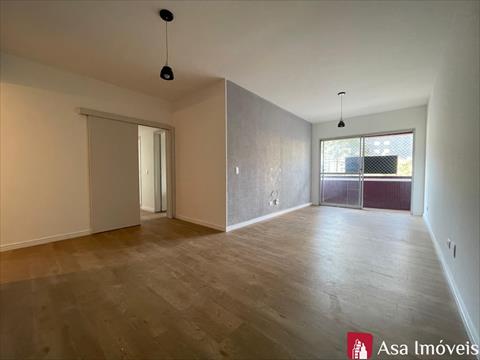 Apartamento para locacao no Agua Verde em Curitiba com 136,8m² por R$ 3.625,00