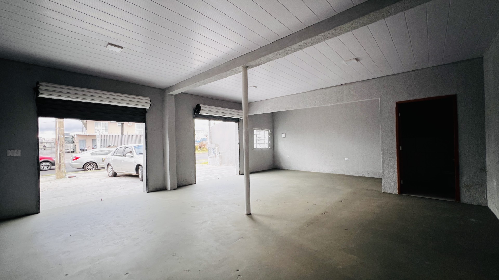 Loja para locacao no Uberaba em Curitiba com 56m² por R$ 2.700,00