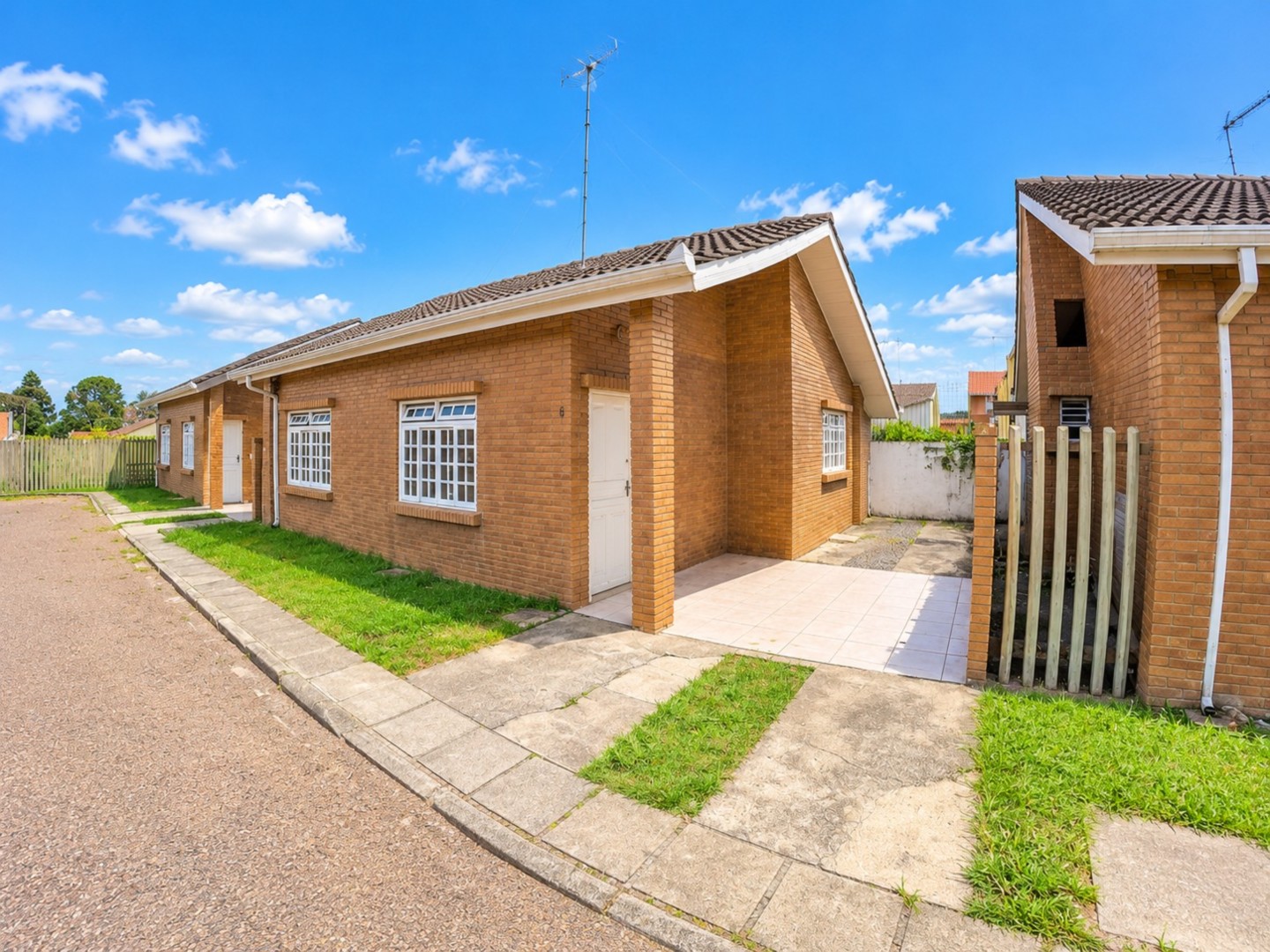Casa Residencial para locacao no Boqueirao em Curitiba com 78m² por R$ 2.300,00