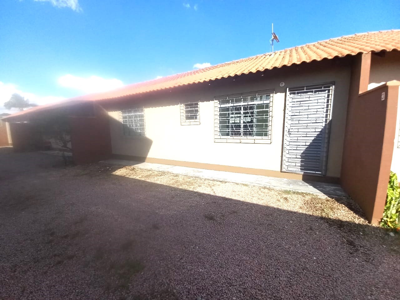 Casa Residencial para locacao no Boqueirao em Curitiba com 65m² por R$ 1.800,00