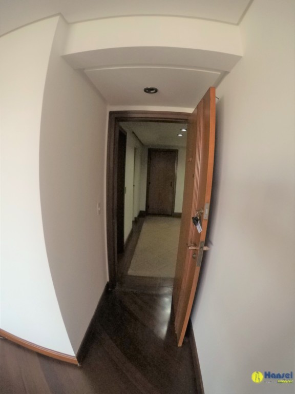 Apartamento para locacao no Agua Verde em Curitiba com 132,73m² por R$ 4.500,00