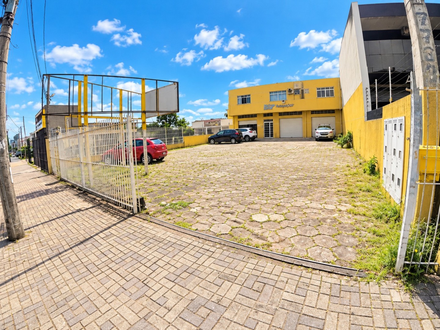 Conjunto Comercial para locacao no Boqueirao em Curitiba com 25m² por R$ 1.300,00