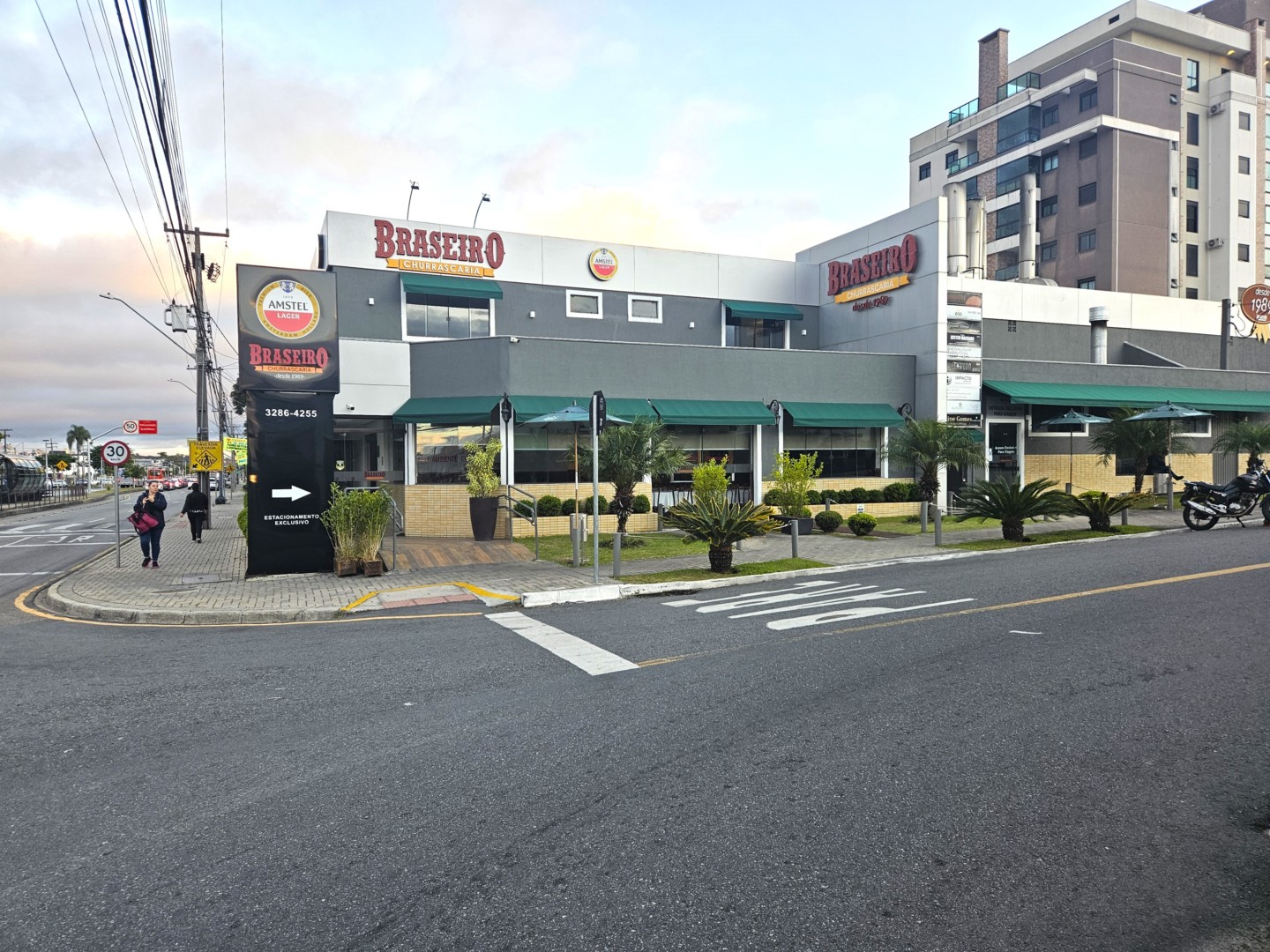 Conjunto Comercial para locacao no Boqueirao em Curitiba com 50m² por R$ 850,00