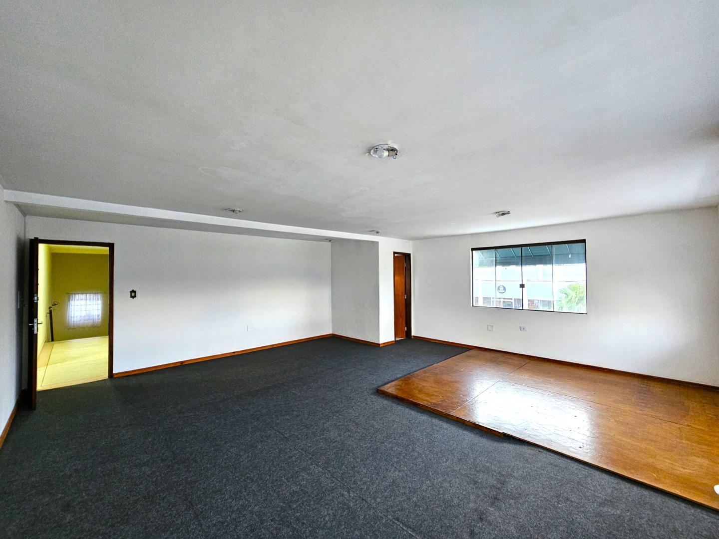 Conjunto Comercial para locacao no Boqueirao em Curitiba com 50m² por R$ 850,00