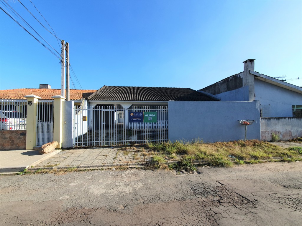 Casa Residencial para locacao no Uberaba em Curitiba com 140m² por R$ 2.000,00