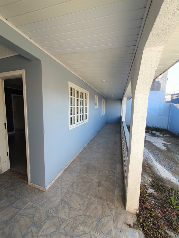Casa Residencial para locacao no Uberaba em Curitiba com 140m² por R$ 2.000,00