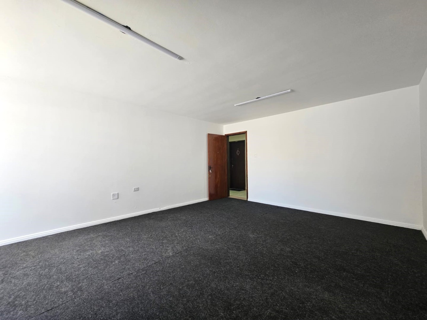 Conjunto Comercial para locacao no Boqueirao em Curitiba com 40m² por R$ 850,00