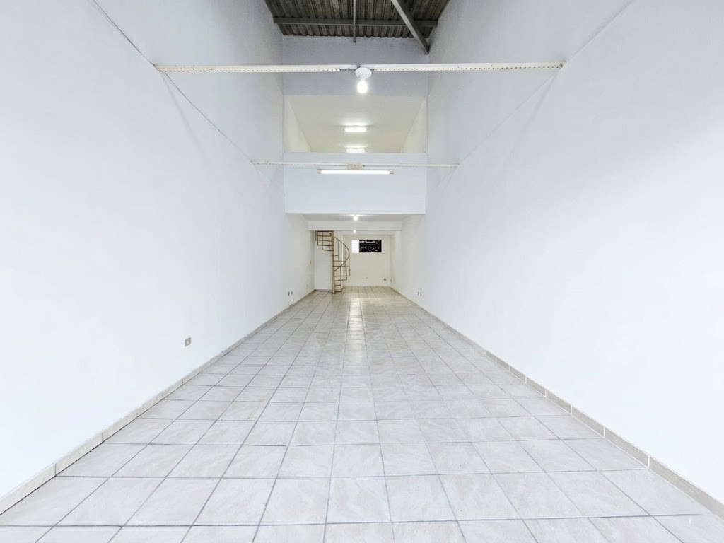 Loja para locacao no Boqueirao em Curitiba com 95m² por R$ 2.500,00