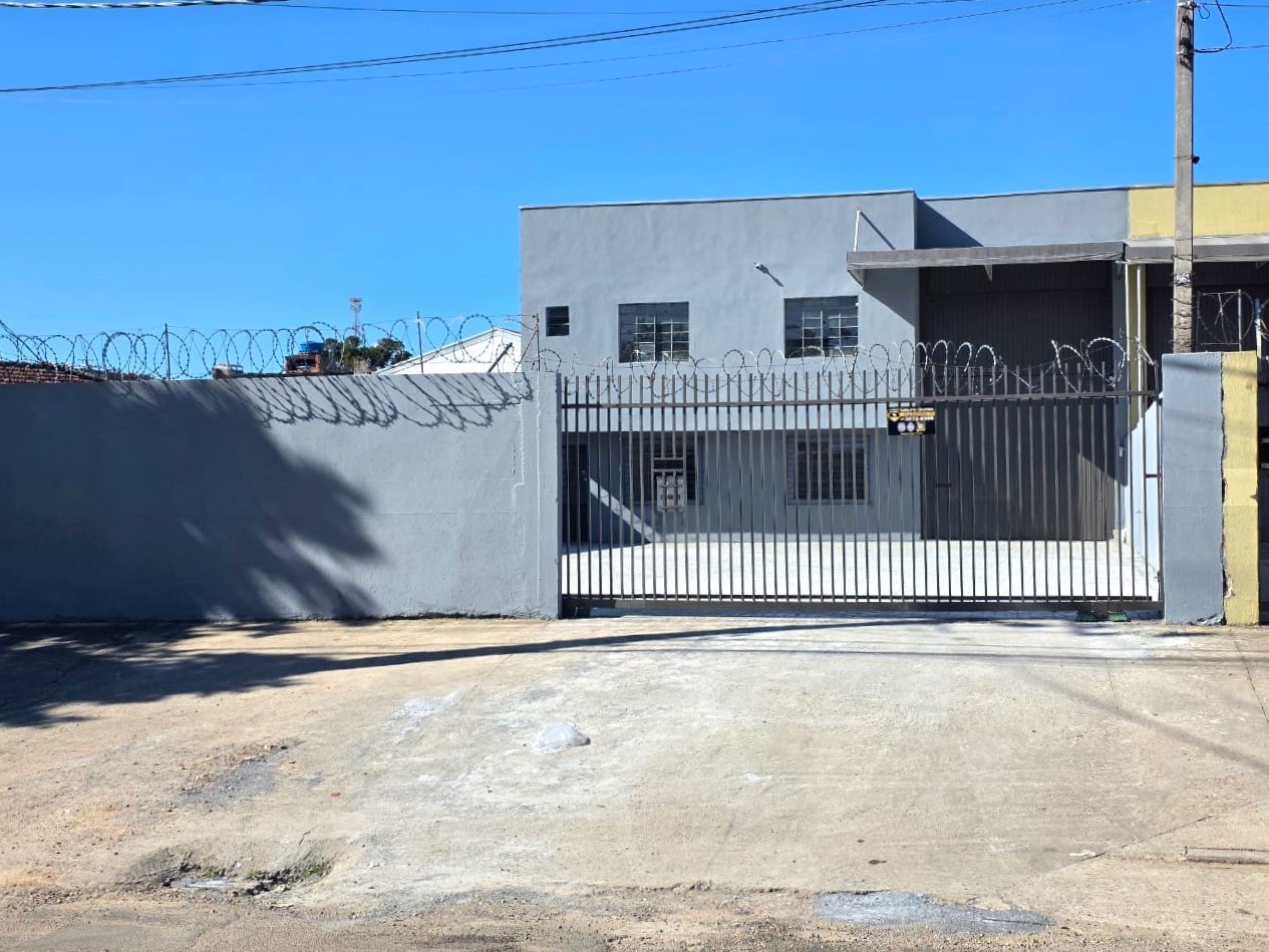 Barracão para locacao no Boqueirao em Curitiba com 494,01m² por R$ 11.800,00