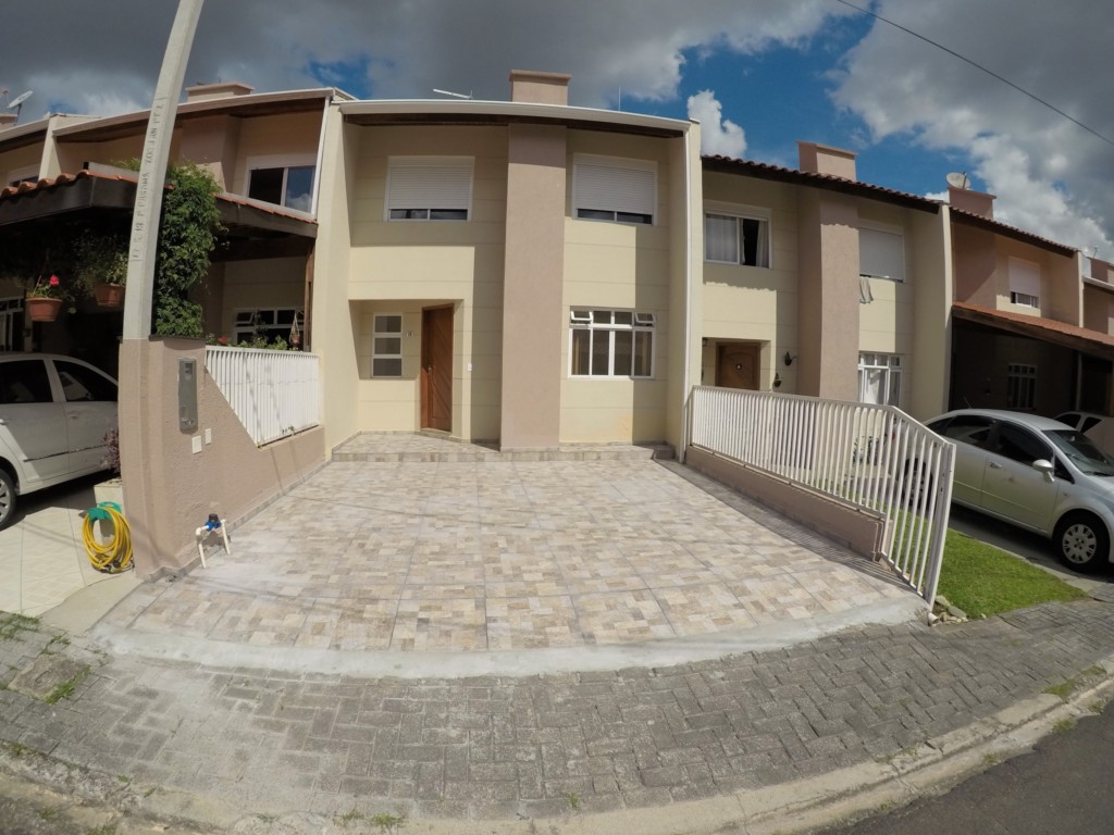 Sobrado para locacao no Xaxim em Curitiba com 74,14m² por R$ 2.200,00