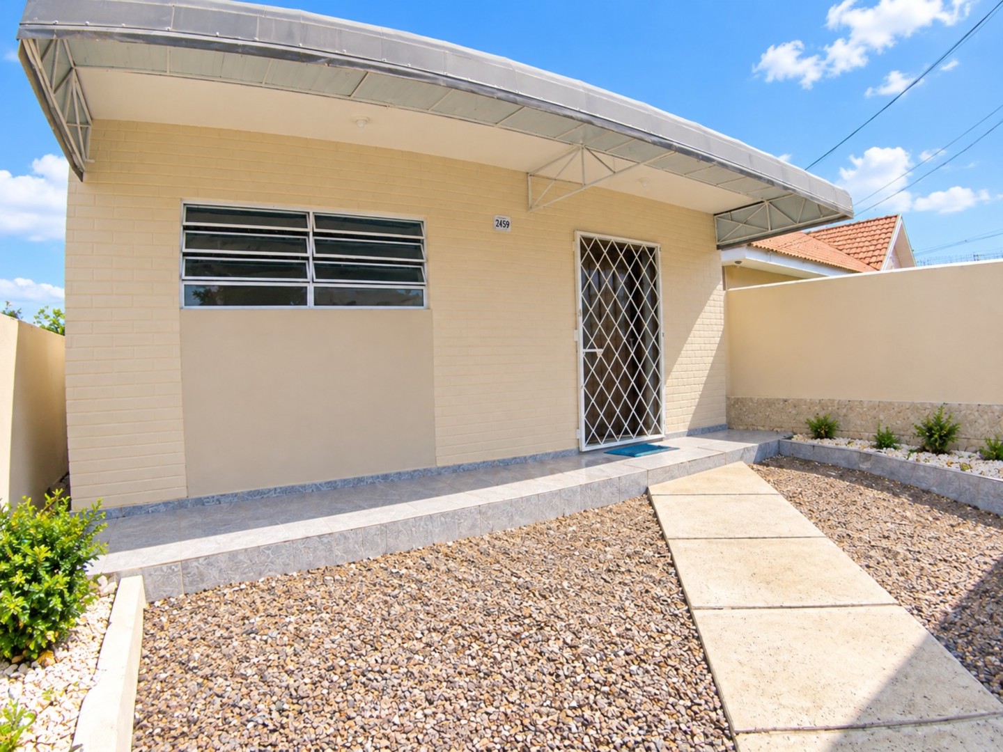 Casa Residencial para locacao no Boqueirao em Curitiba com 70m² por R$ 1.700,00