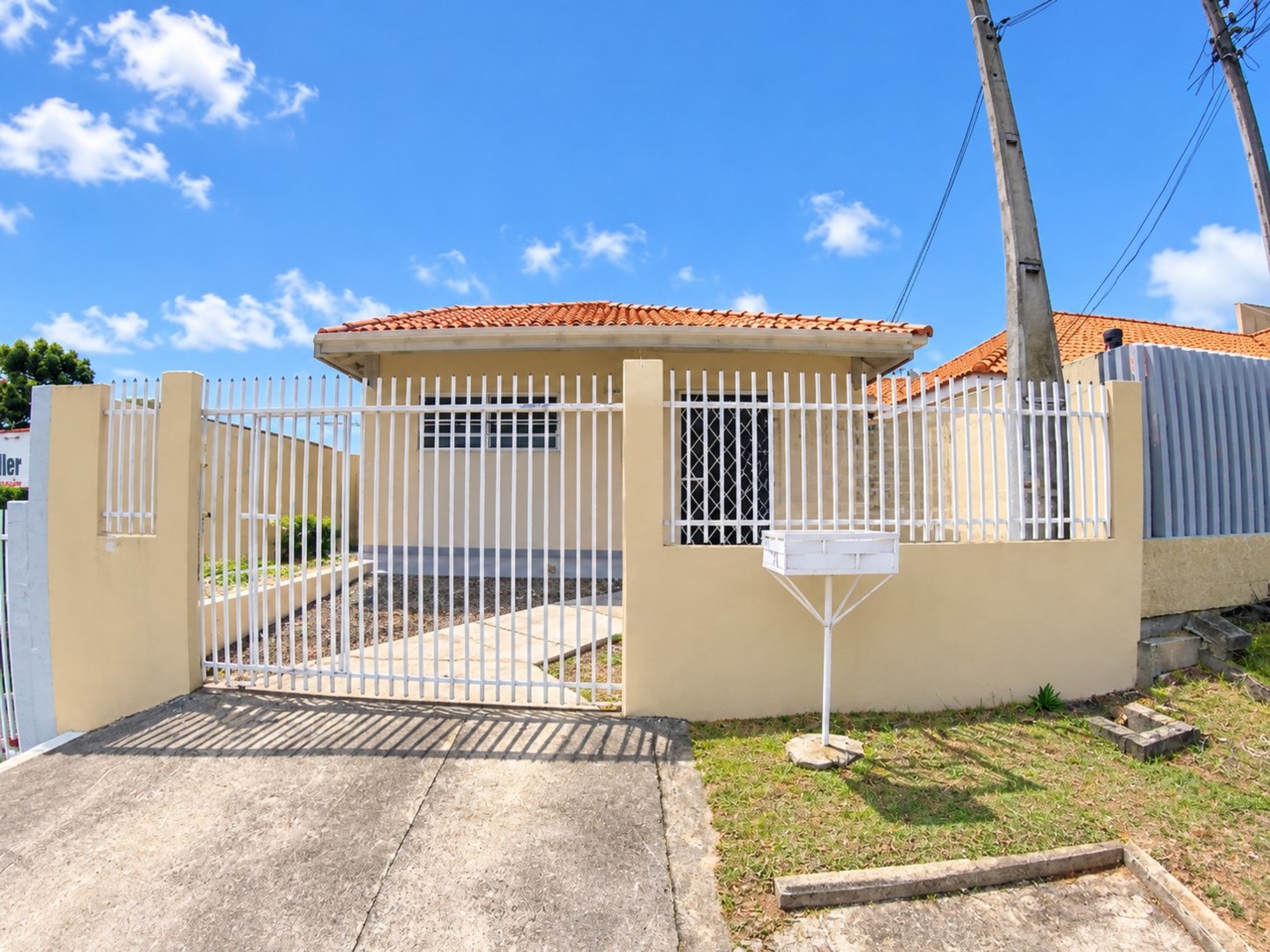 Casa Residencial para locacao no Boqueirao em Curitiba com 70m² por R$ 1.700,00