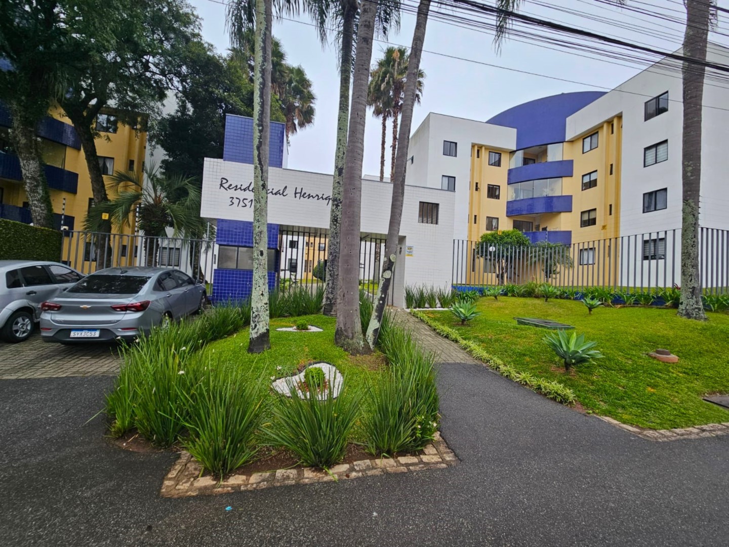 Apartamento para locacao no Xaxim em Curitiba com 73,25m² por R$ 2.300,00
