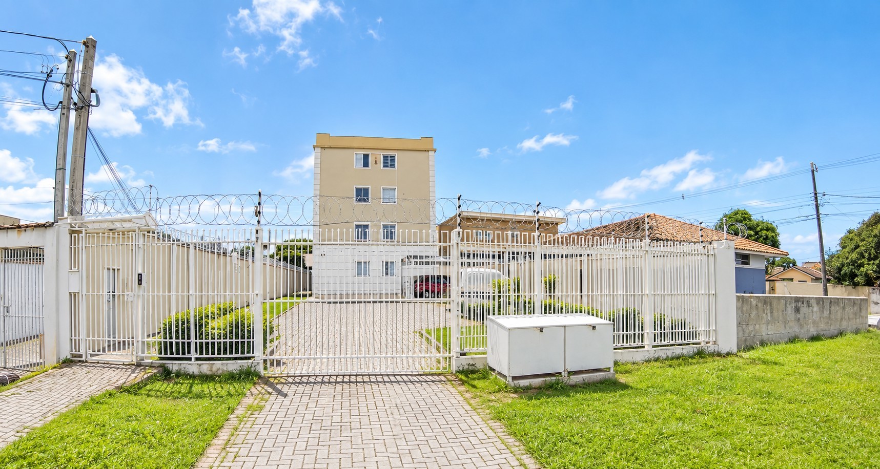 Apartamento para locacao no Boqueirao em Curitiba com 59,27m² por R$ 1.900,00