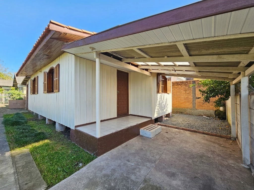 Casa Residencial para locacao no Boqueirao em Curitiba com 80m² por R$ 1.900,00