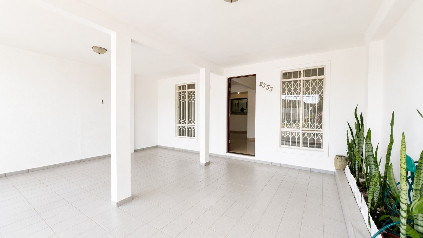 Casa para alugar em Hauer, Curitiba — Portal Chave Fácil