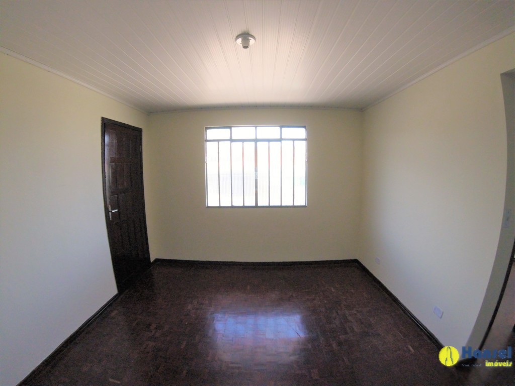 Casa Residencial para locacao no Xaxim em Curitiba com 80m² por R$ 2.100,00