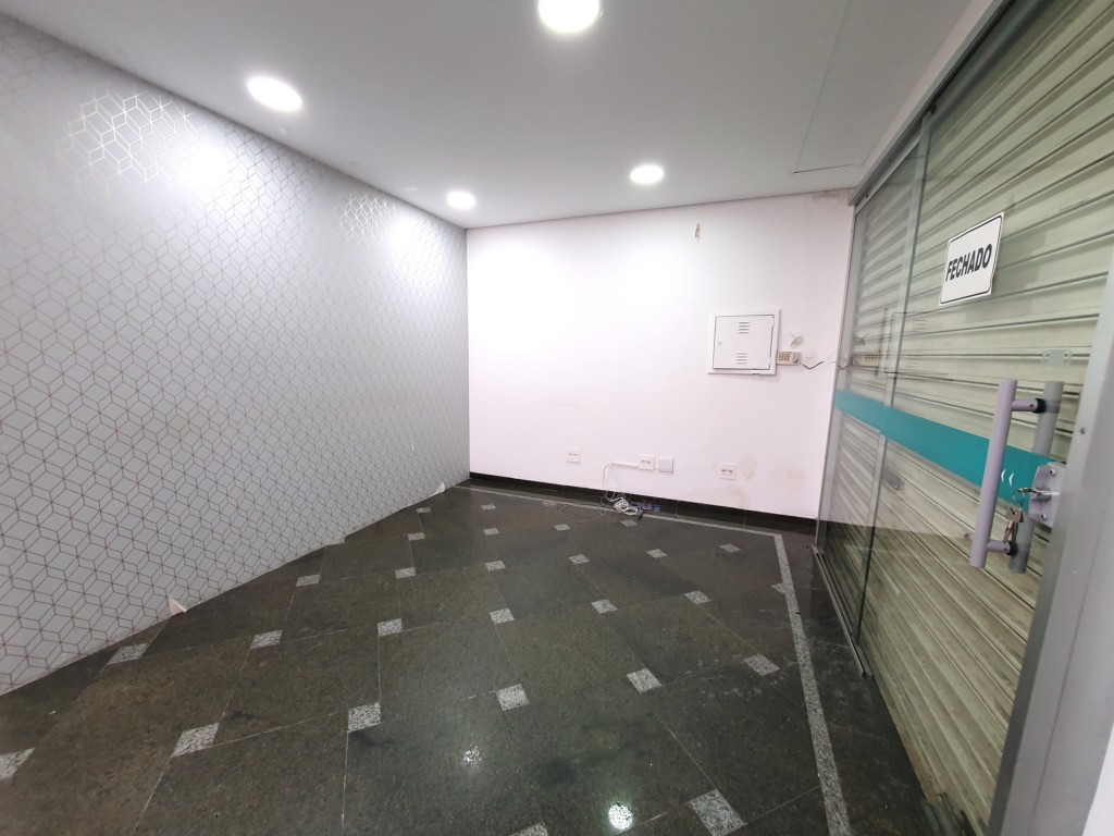 Loja para locacao no Hauer em Curitiba com 215m² por R$ 6.000,00