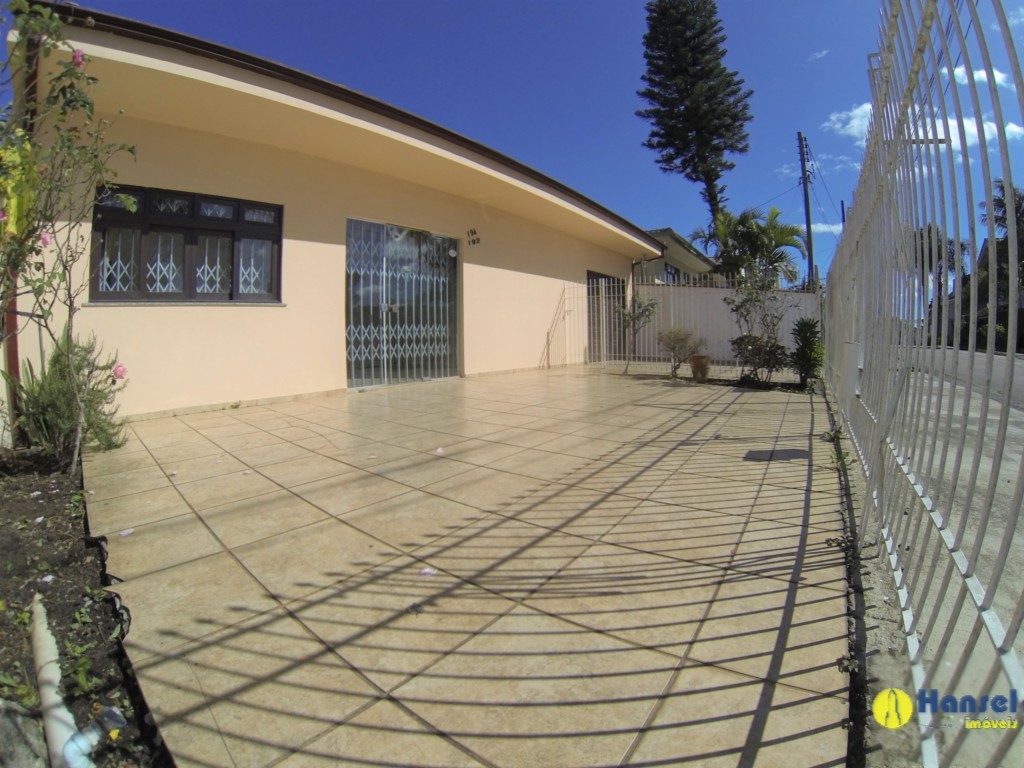 Casa Residencial para locacao no Boqueirao em Curitiba com 220m² por R$ 5.000,00