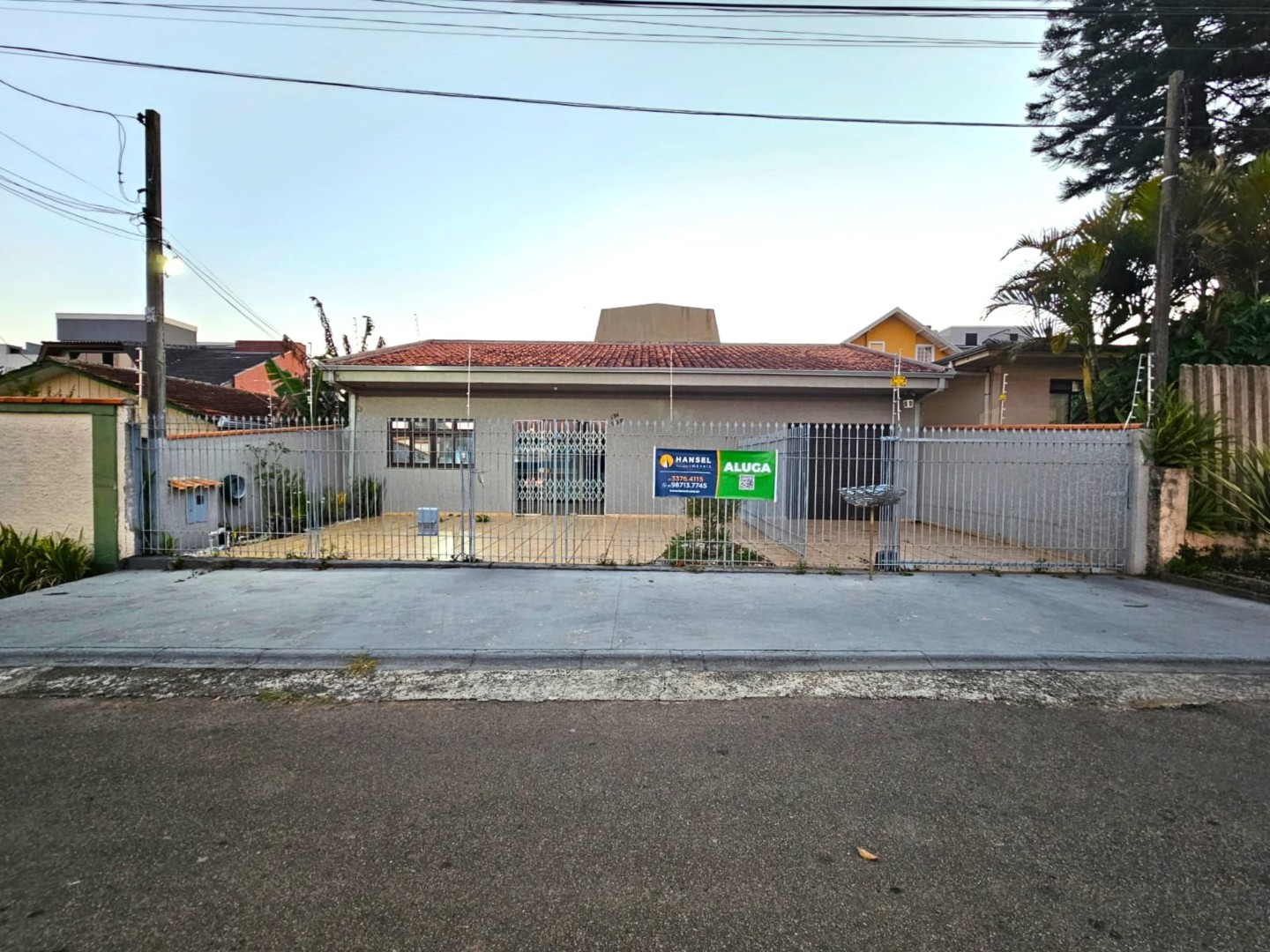 Casa Comercial para locacao no Boqueirao em Curitiba com 220m² por R$ 5.000,00