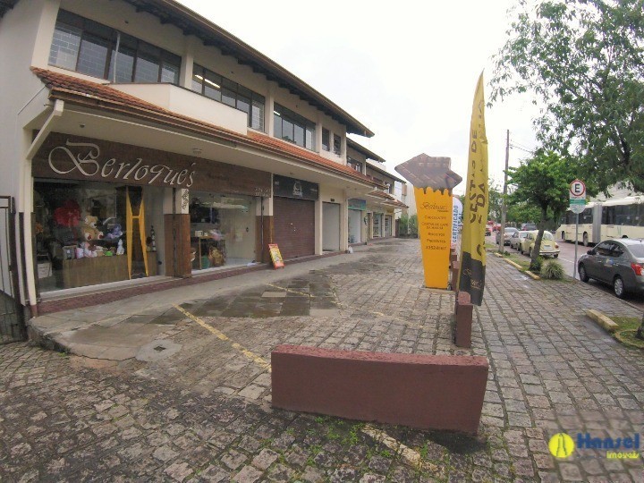 Conjunto Comercial para locacao no Ahu em Curitiba com 24m² por R$ 910,00