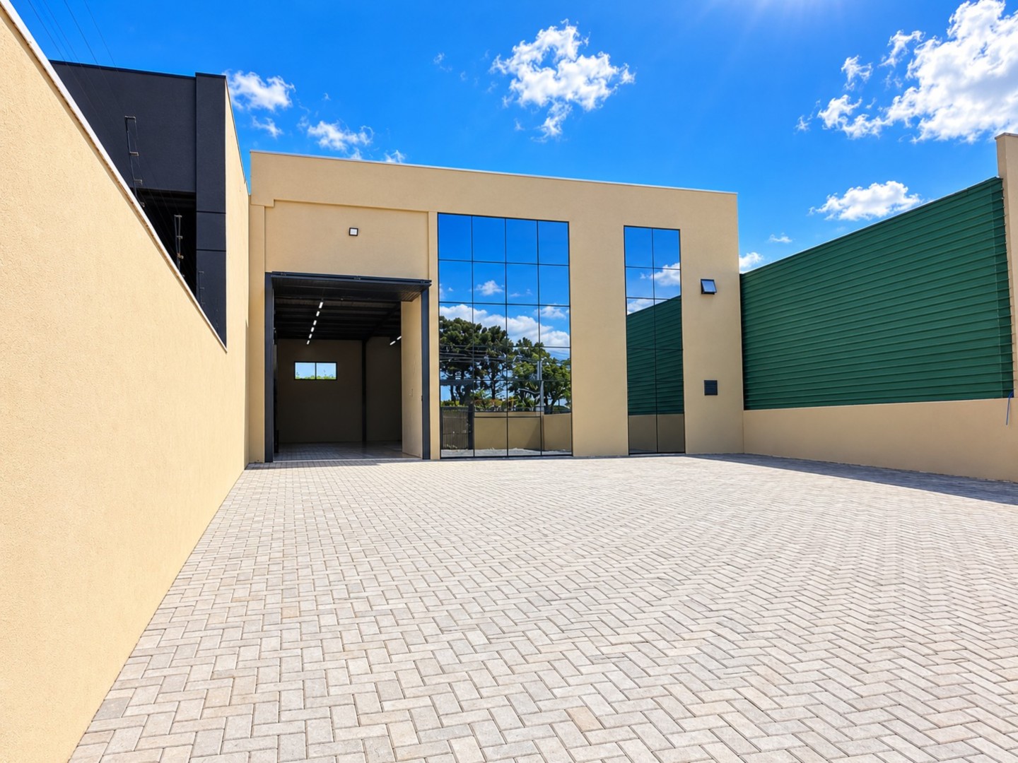 Barracão para locacao no Boqueirao em Curitiba com 460m² por R$ 12.500,00