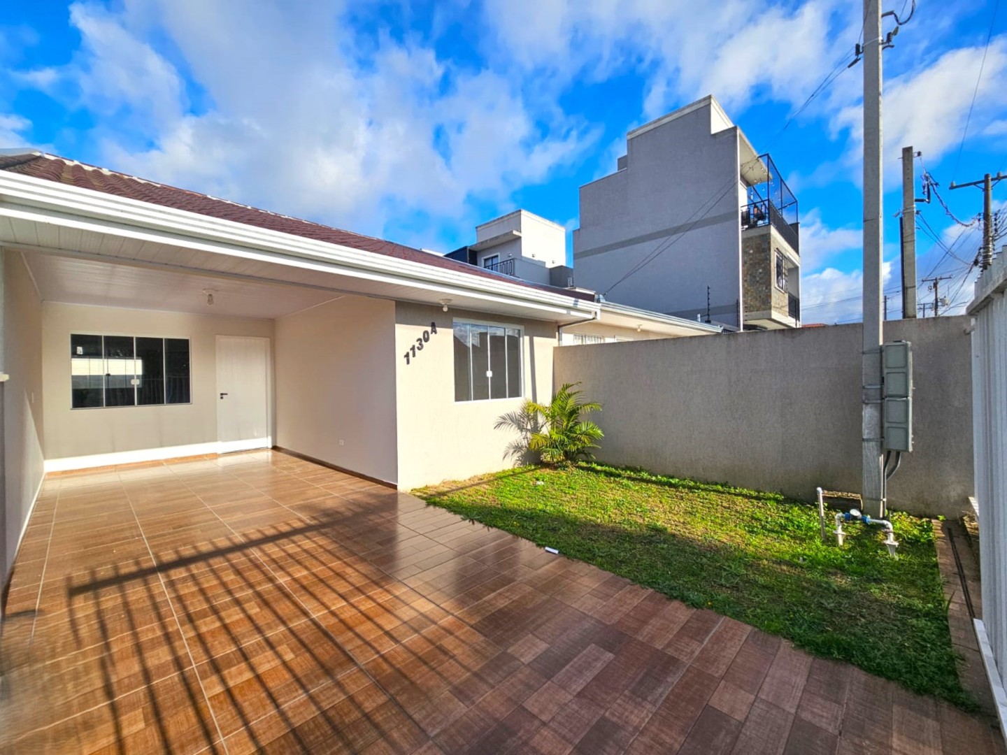 Casa Residencial para locacao no Jardim das Americas em Curitiba com 145m² por R$ 2.650,00
