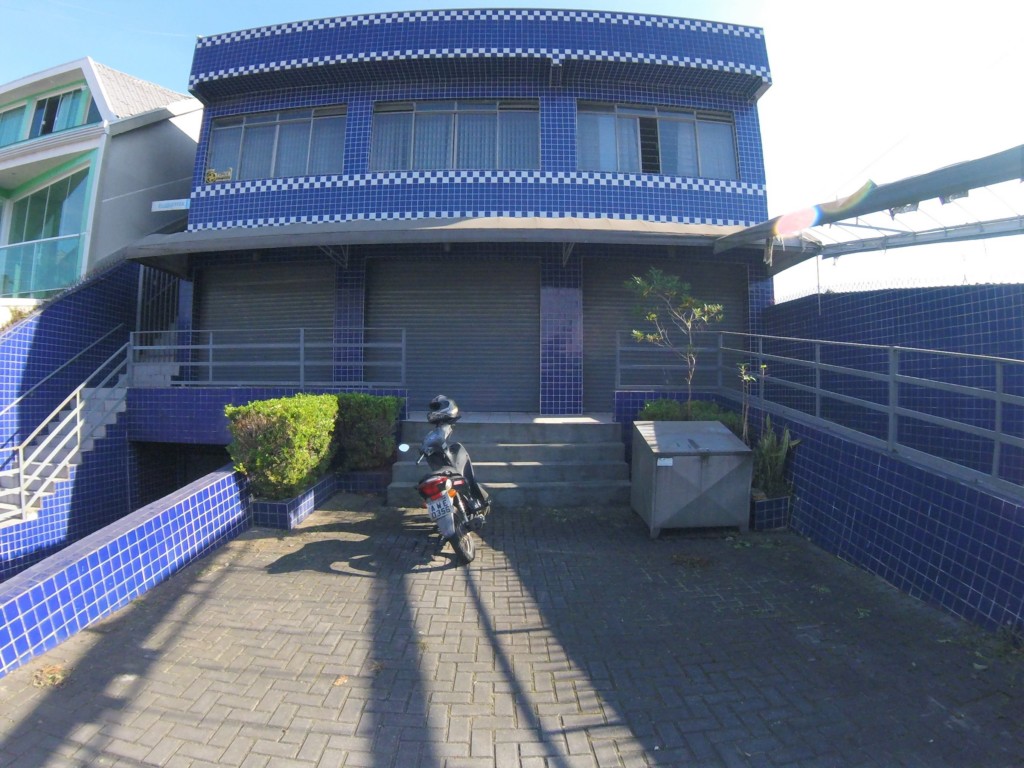 Loja para locacao no Uberaba em Curitiba com 61,3m² por R$ 1.400,00