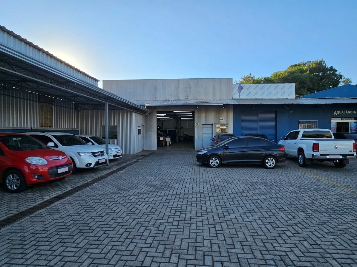 Loja para locacao no Xaxim em Curitiba com 87m² por R$ 2.250,00