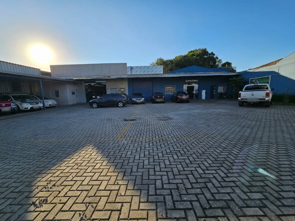 Loja para locacao no Xaxim em Curitiba com 87m² por R$ 2.250,00