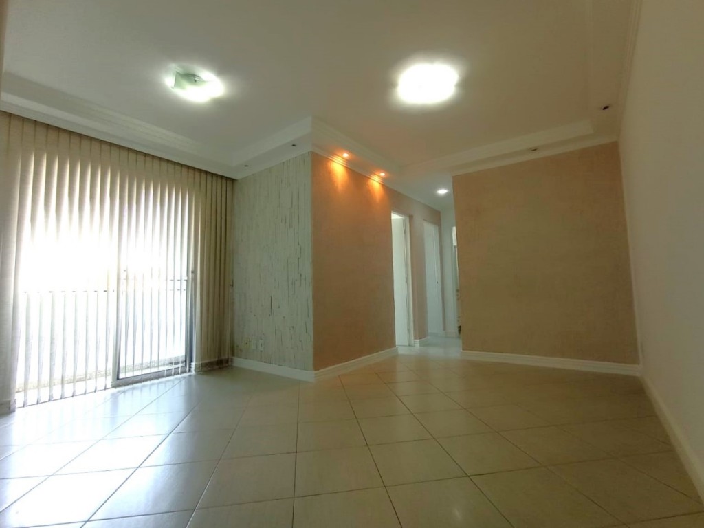 Apartamento para locacao no Sitio Cercado em Curitiba com 49,38m² por R$ 1.550,00