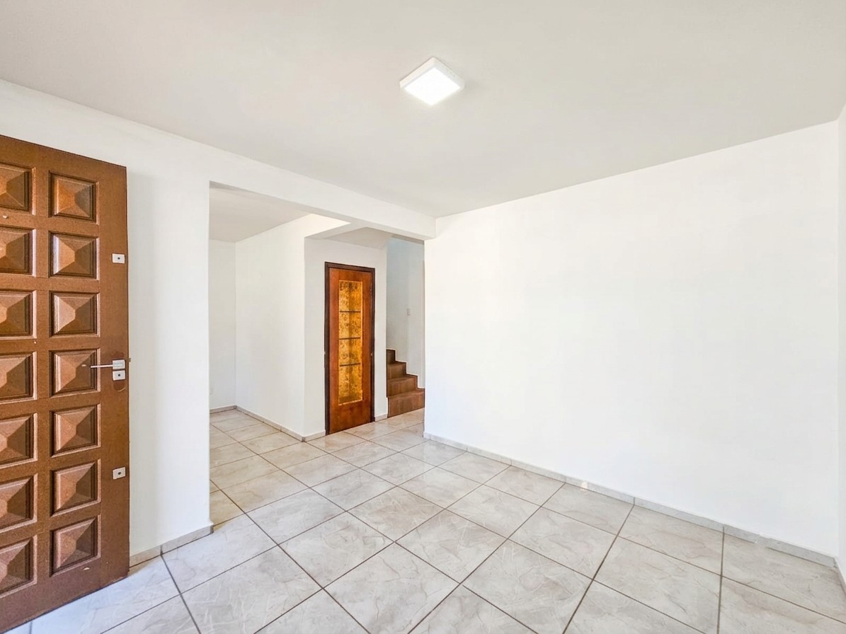 Sobrado para locacao no Boqueirao em Curitiba com 69,3m² por R$ 2.500,00