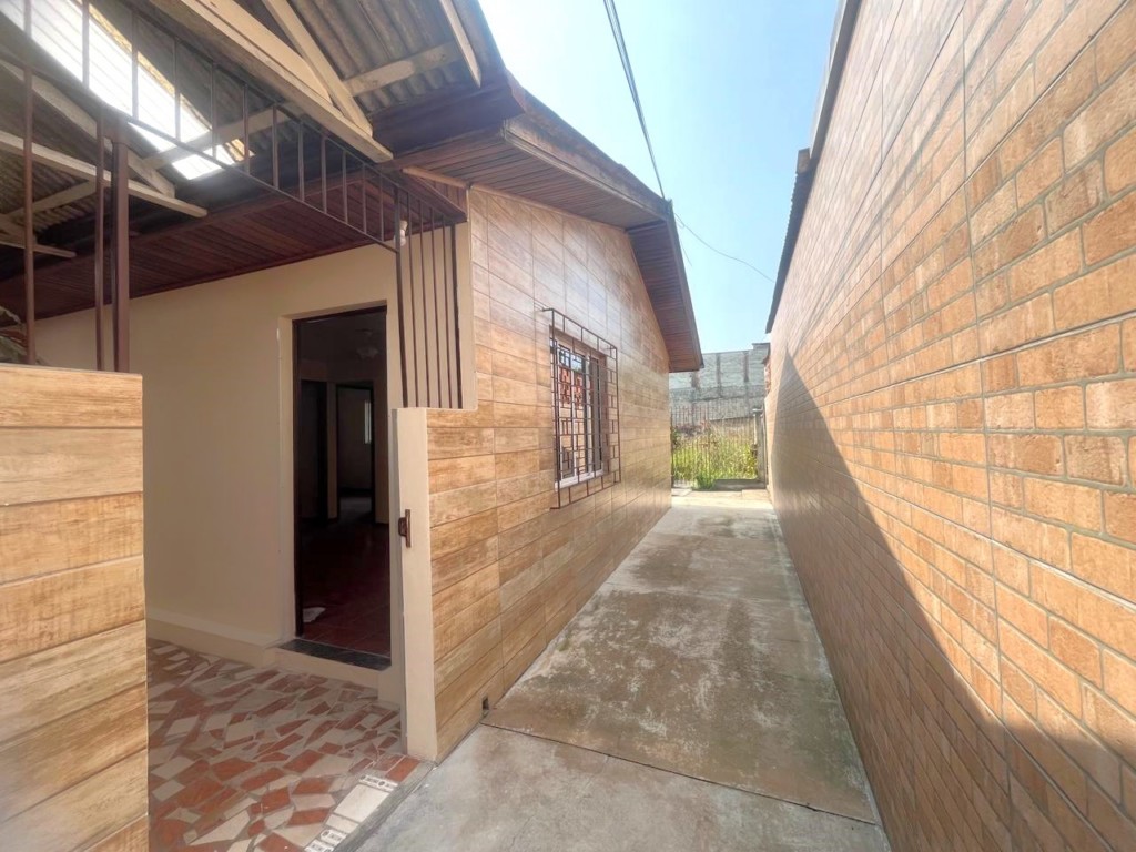 Casa Residencial para locacao no Guaira em Curitiba com 80m² por R$ 1.900,00