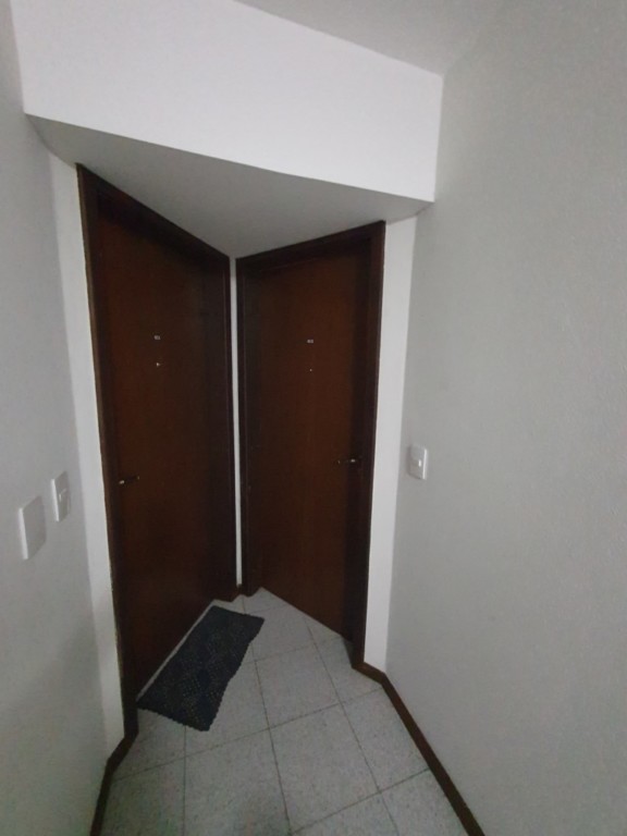 Apartamento para locacao no Cabral em Curitiba com 53m² por R$ 2.400,00