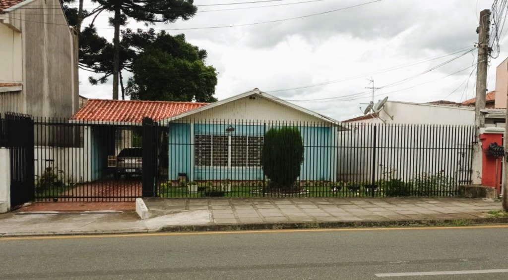 Casa Residencial para venda no Hauer em Curitiba com 770m² por R$ 1.200.000,00