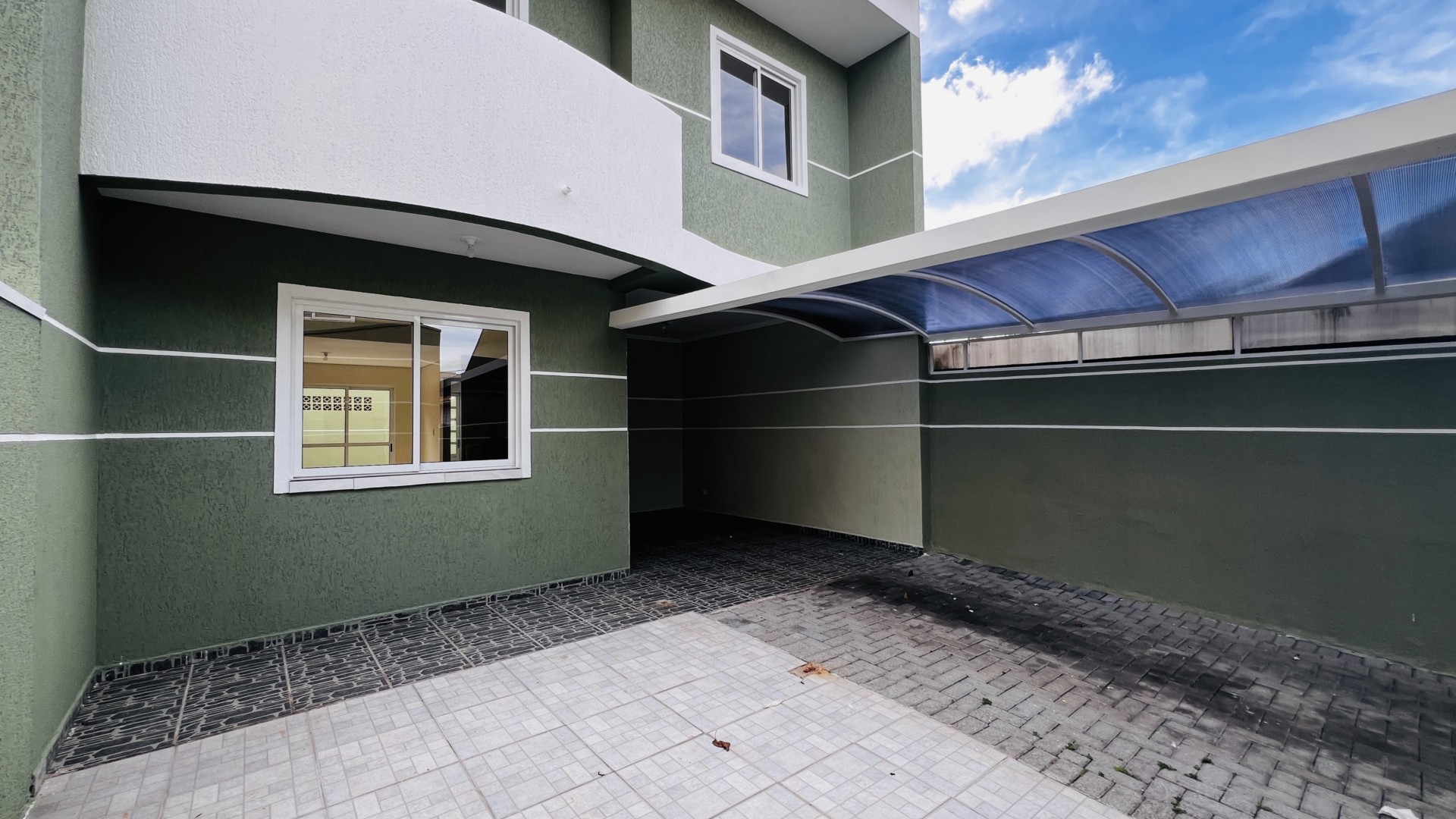 Sobrado para venda no Uberaba em Curitiba com 162,31m² por R$ 859.000,00