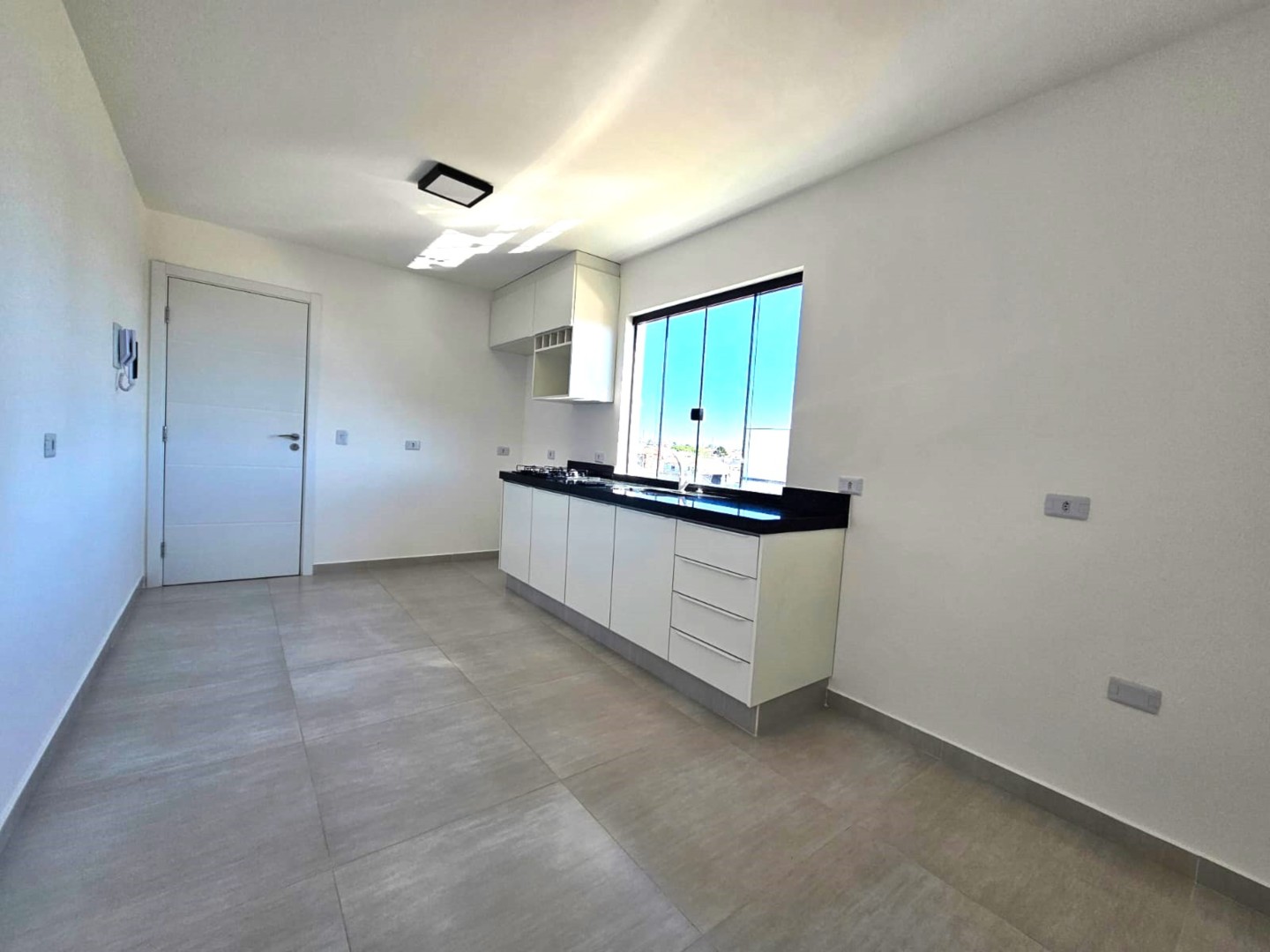 Apartamento para locacao no Xaxim em Curitiba com 32m² por R$ 1.500,00