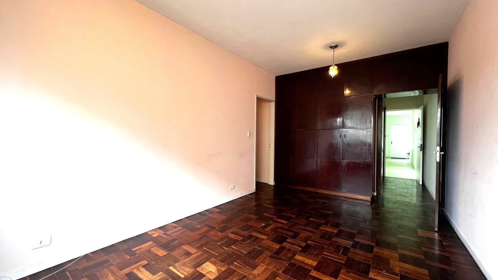 Apartamento para locacao no Agua Verde em Curitiba com 93,09m² por R$ 1.850,00