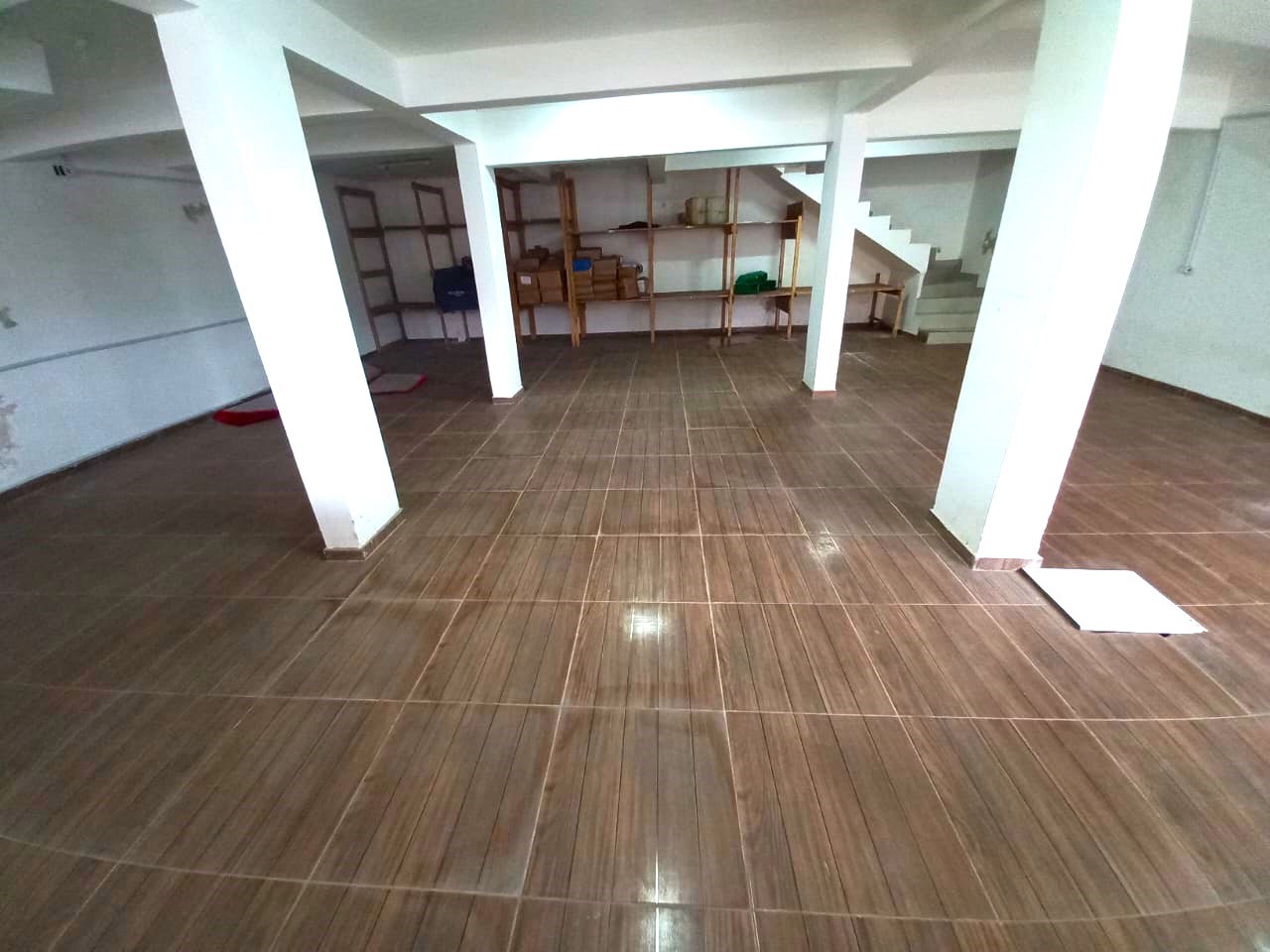 Depósito para locacao no Umbara em Curitiba com 80m² por R$ 1.000,00