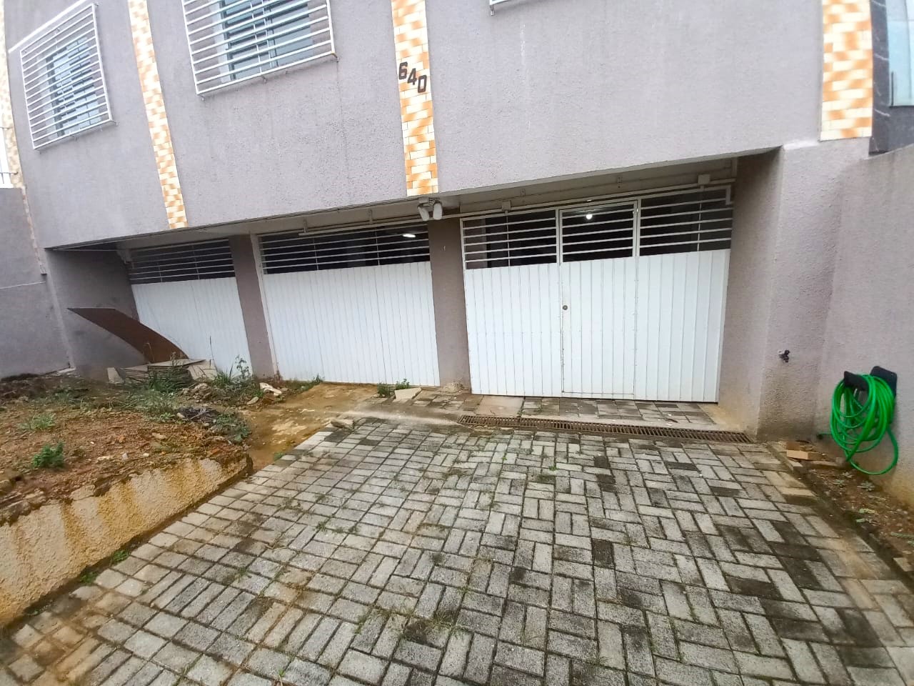 Depósito para locacao no Umbara em Curitiba com 80m² por R$ 1.000,00