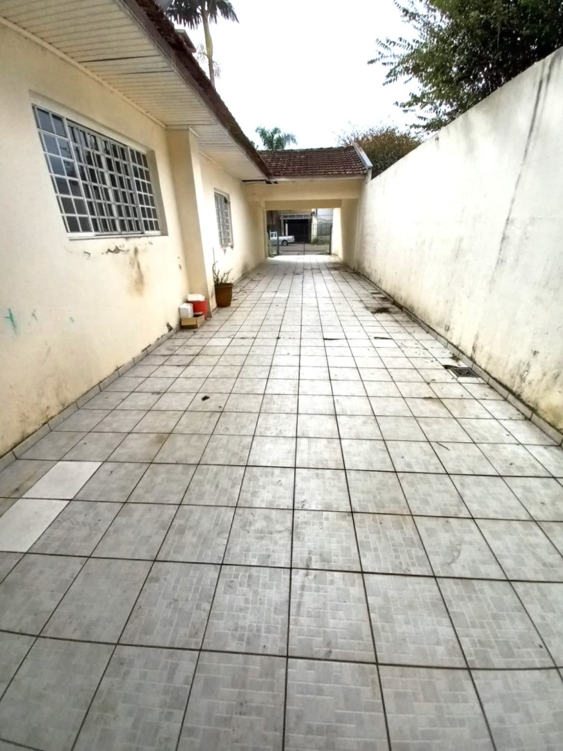 Casa Residencial para venda no Boqueirao em Curitiba com 723m² por R$ 1.250.000,00