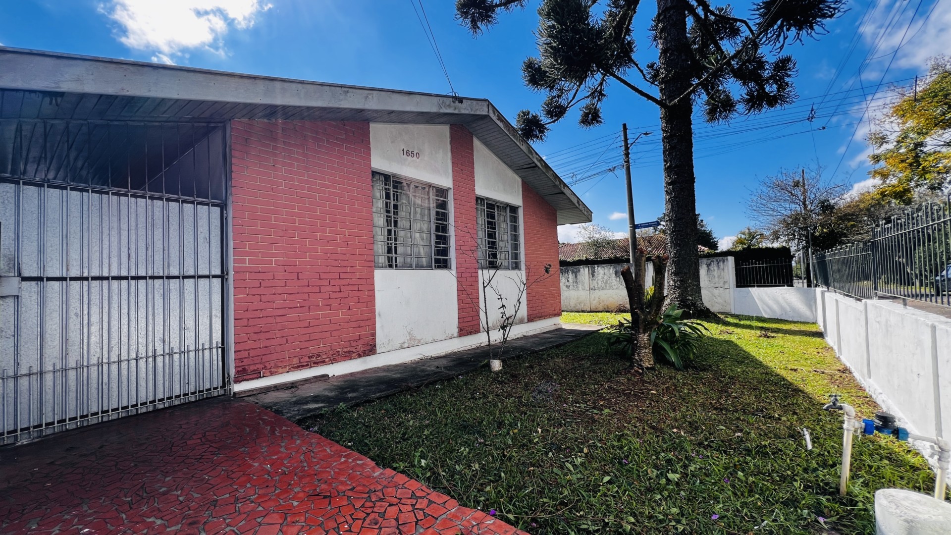 Casa Residencial para venda no Boqueirao em Curitiba com 471,38m² por R$ 710.000,00