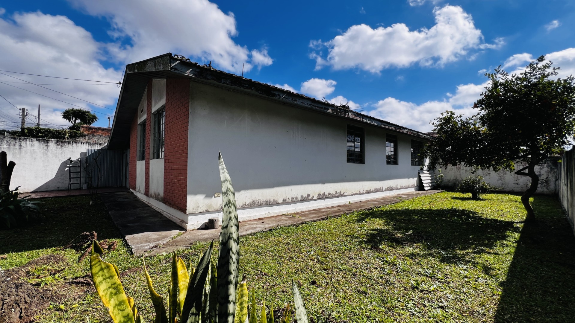 Casa Residencial para venda no Boqueirao em Curitiba com 471,38m² por R$ 710.000,00
