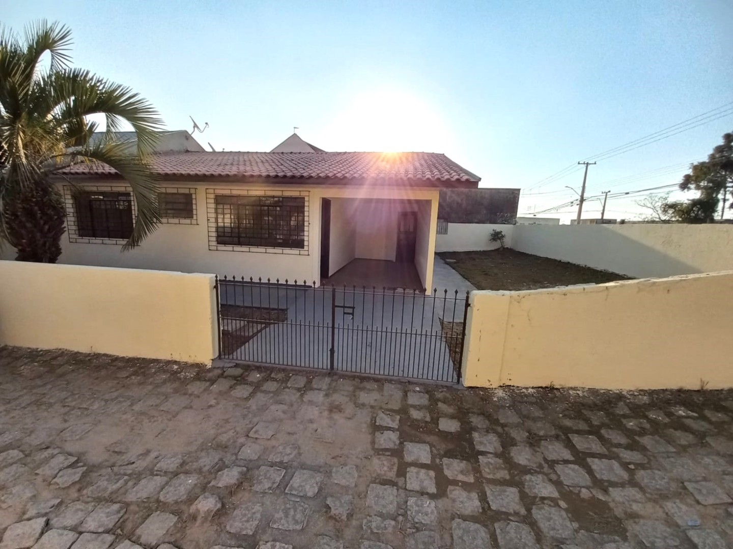 Casa Residencial para locacao no Xaxim em Curitiba com 100m² por R$ 2.650,00