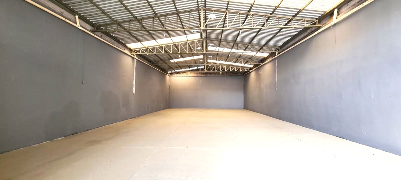 Barracão para venda no Hauer em Curitiba com 516m² por R$ 1.000.000,00