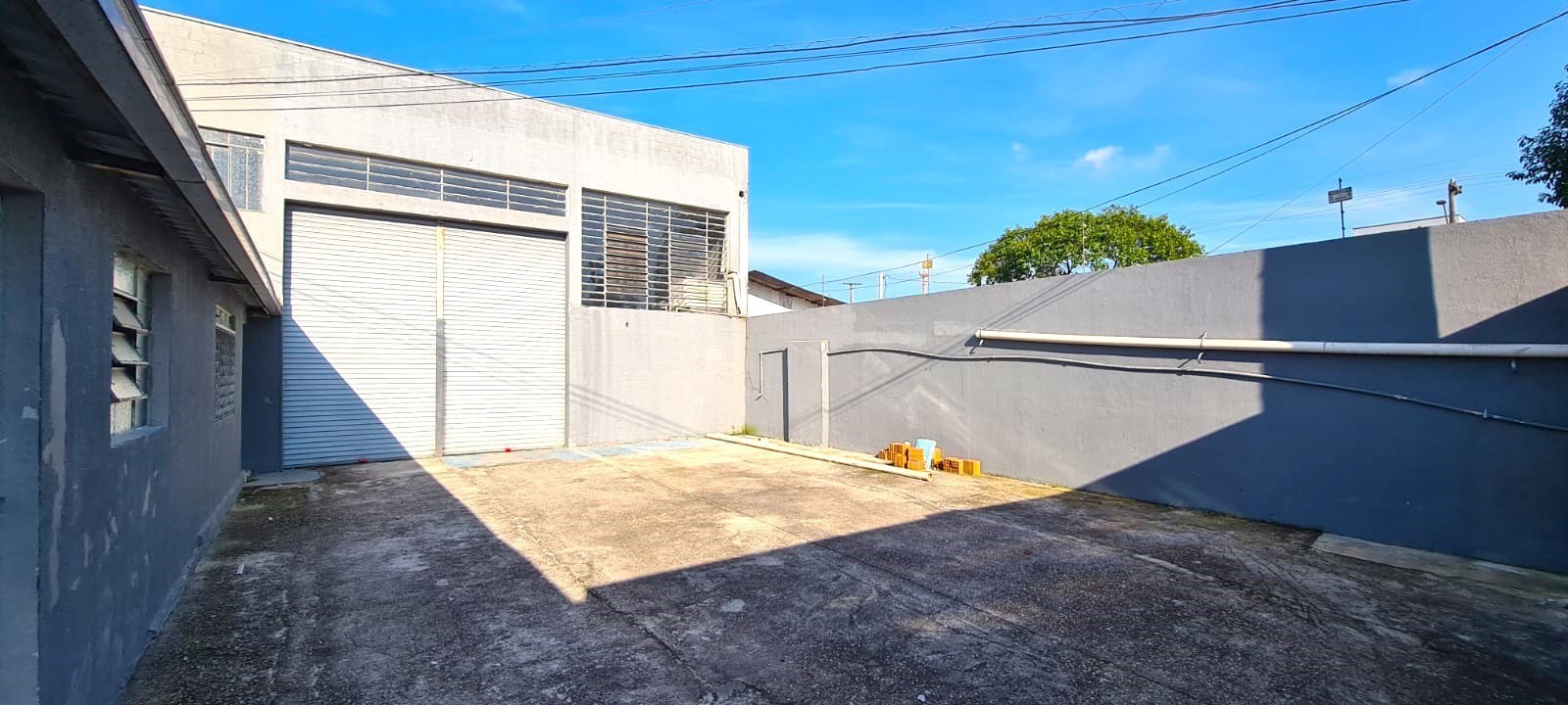 Barracão para venda no Hauer em Curitiba com 516m² por R$ 1.000.000,00