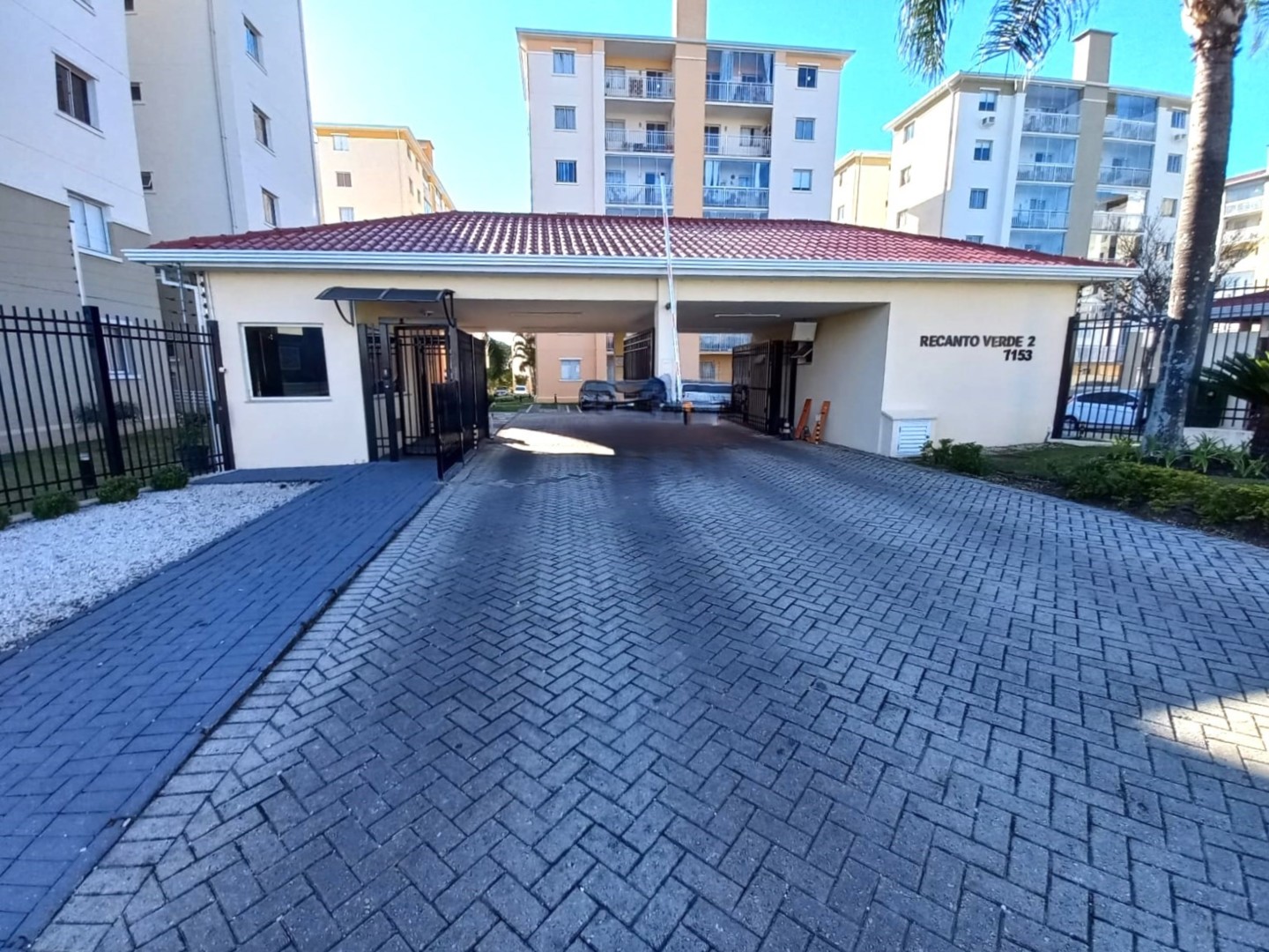 Apartamento para locacao no Capao Raso em Curitiba com 65,27m² por R$ 2.200,00