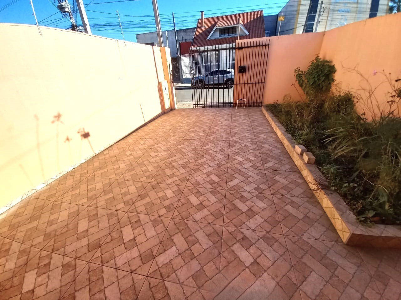 Casa Residencial para locacao no Parque da Fonte em Sao Jose dos Pinhais com 100m² por R$ 2.000,00