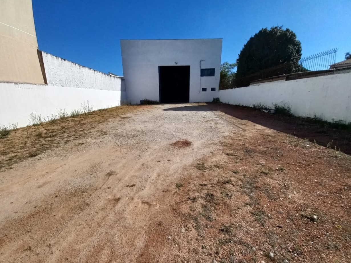 Barracão para locacao no Boqueirao em Curitiba com 400m² por R$ 9.000,00